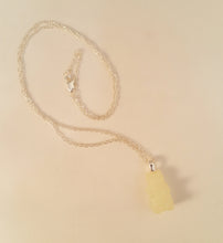 Load image into Gallery viewer, Glow in the Dark Gummy Bear Necklace - White to Purple